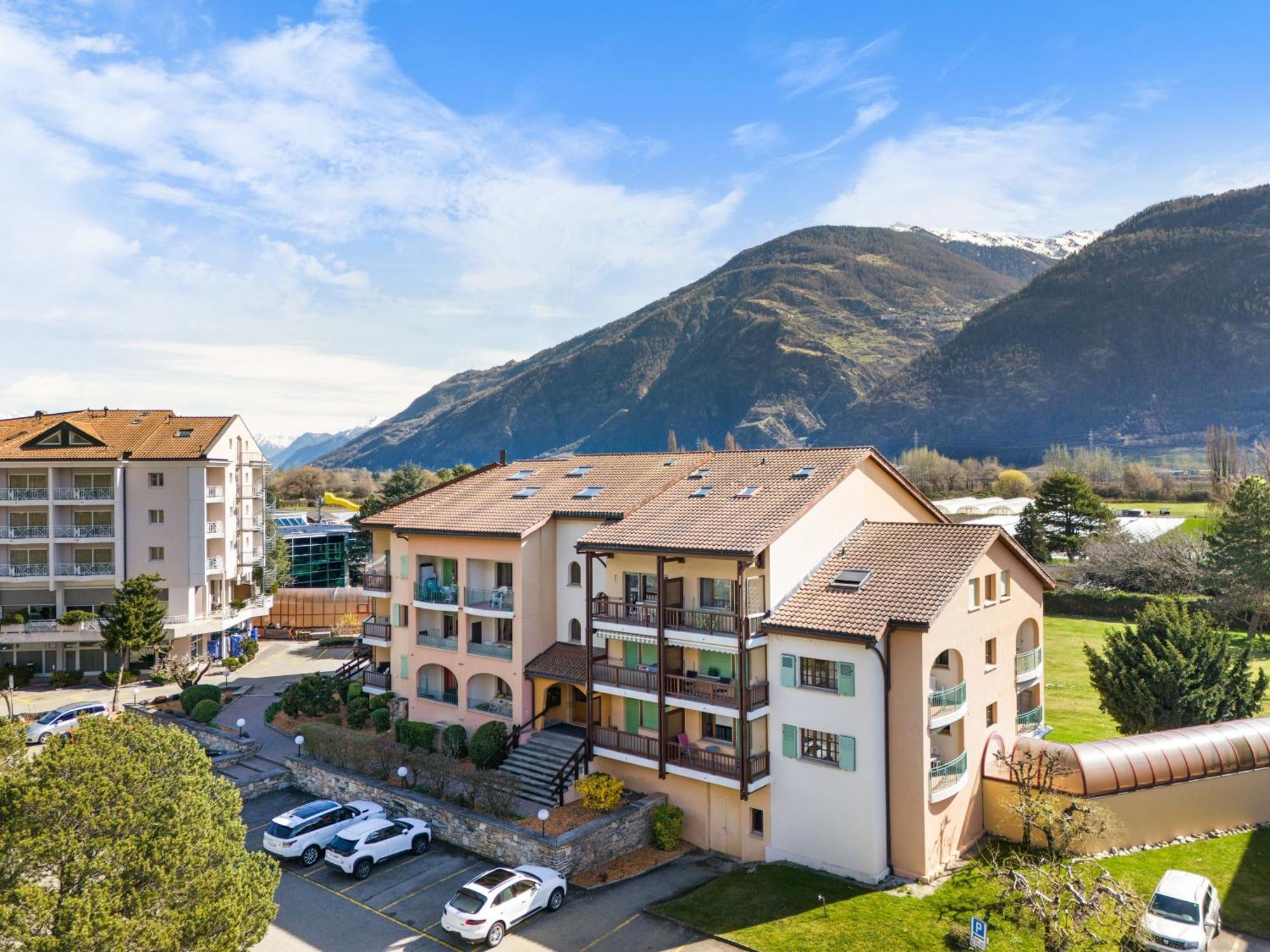 Duplex Cosy Aux Bains De Saillon Apartment Exterior photo